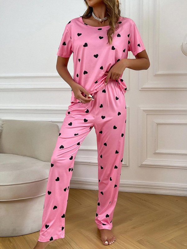 Women’s Sweet Pajama Set With Allover Heart Print